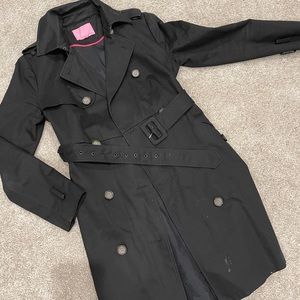 ADORABLE SINCLAIRE TRENCH COAT